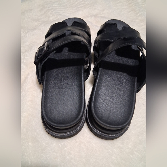 Black Chunky Leather Sandals with Platform Sole - Picture 7 of 9